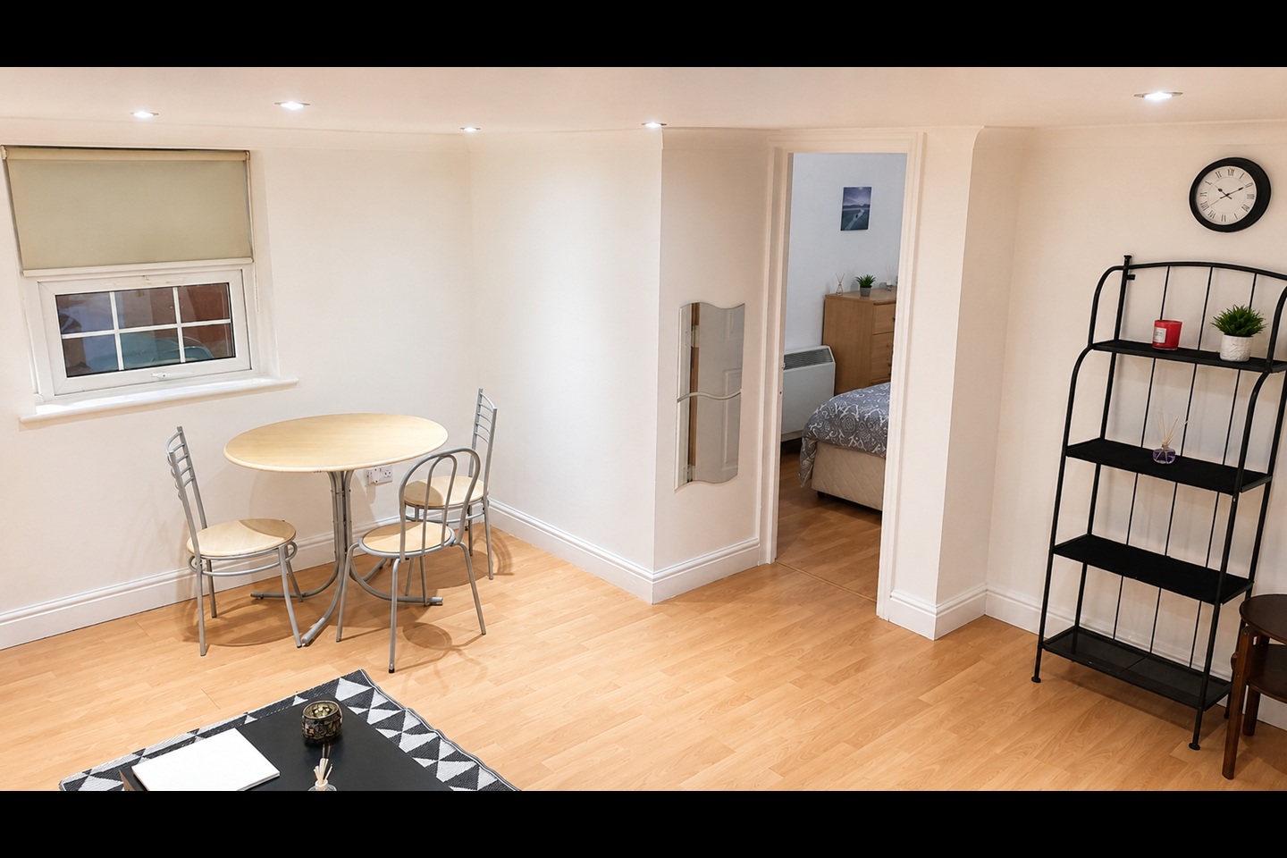 1 Bed Flat, Albert Road South, SO14 photo 3