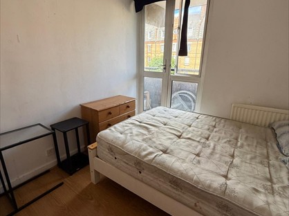 Room in a Shared Flat, Solander Gardens, E1