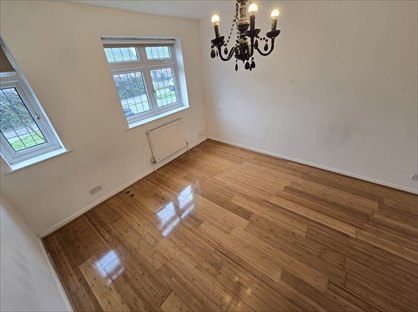 2 Bed Maisonette, Sycamore Close, RM18
