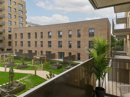 1 Bed Flat, Appledore Court, TW3