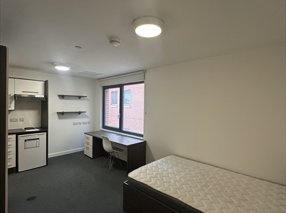 Studio Flat, Pearl Works, S1