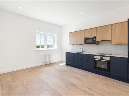 1 Bed Flat, Heather Court, DA14