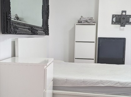 Room in a Shared House, North Road, RM6