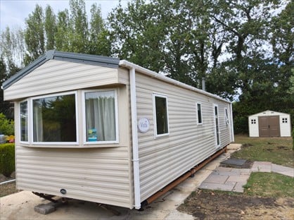 3 Bed Mobile Home, Barkham Ride, RG40