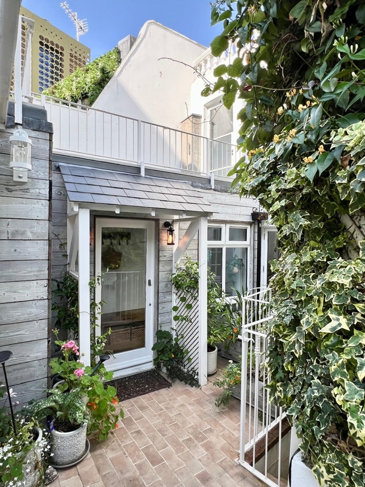 1 Bed Semi-Detached House, Ship St Gardens, BN1