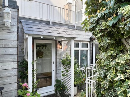 1 Bed Semi-Detached House, Ship St Gardens, BN1