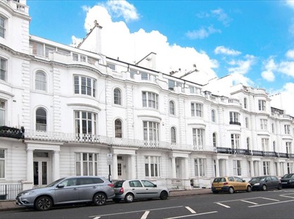 2 Bed Flat, Gloucester Terrace, W2