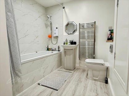 2 Bed Flat, Tramways, ME5