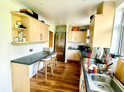 Room in a Shared House, Whatley Acenue, SW20
