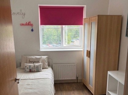 2 Bed Flat, Park Square, OL6
