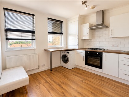 3 Bed Flat, New Cross Road, SE14