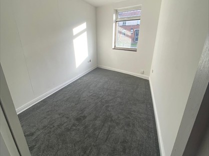 Studio Flat, Woodfield Road, DN4