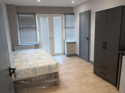 10 bed room for rent in Room in a Shared House, North St, BN11