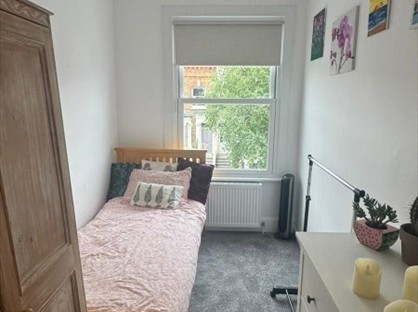 Room in a Shared Flat, Bravington Road, W9