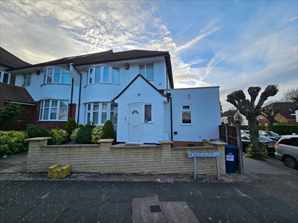 1 Bed Flat, Alba Gardens, NW11