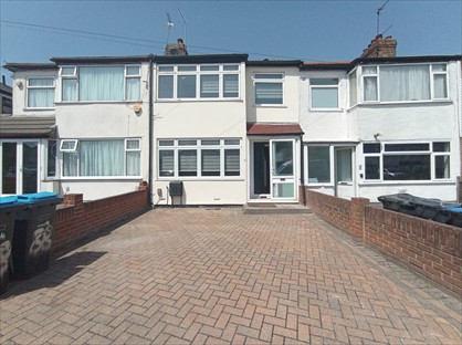 3 Bed Terraced House, Albany Park Avenue, EN3