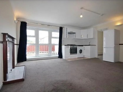 3 Bed Flat, Dunmow Close, TW13