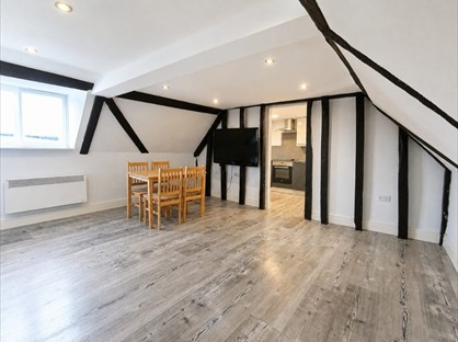 1 Bed Flat, Queens Court, EN8