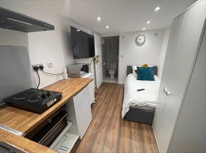 Studio Flat, Dial Road, ME7