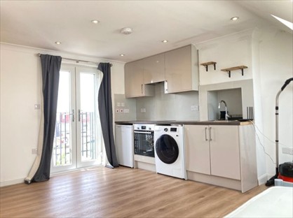 Studio Flat, Very Near Middleton Avenue Area, UB6