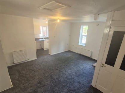 1 Bed Terraced House, King Street, DN8