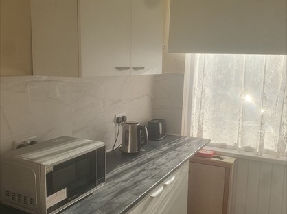 Studio Flat, Birk St, ST4