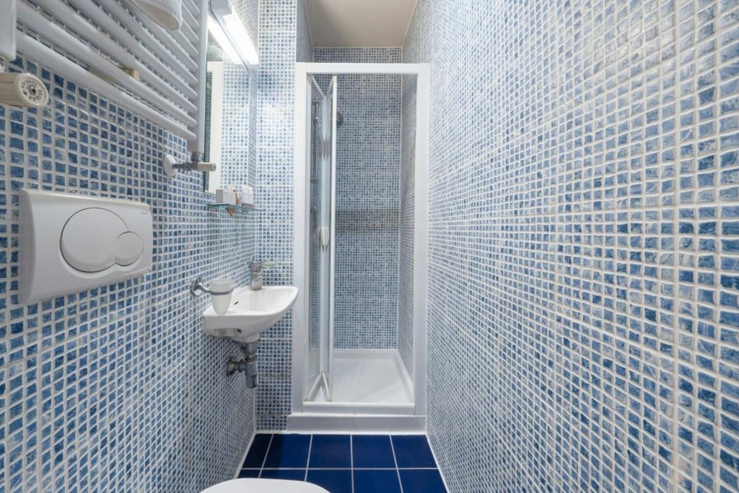 Studio Flat, Cartwright Gardens, WC1H, N1 7GU photo 4