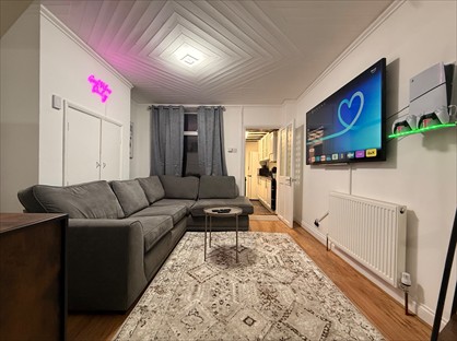 2 Bed Terraced House, Hibbert St, LU1