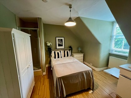 Room in a Shared House, Glazbury, W14