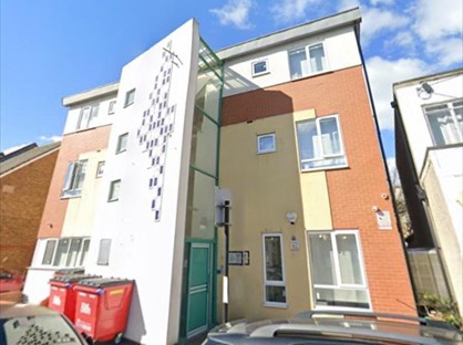 Studio Flat, Gillett Road, CR7