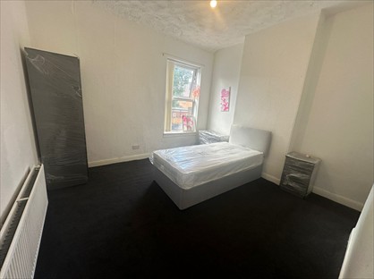 Room in a Shared House, Haliscombe Grove, B6