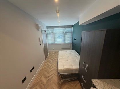 Studio Flat, St Mary's Road, N9