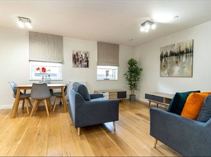 2 Bed Flat, Mcdonald Road, EH7