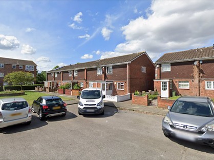 Studio Flat, Bledlow Close, SE28
