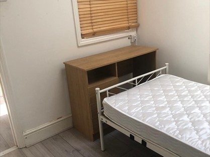 Room in a Shared House, Cranbrook Road, IG1