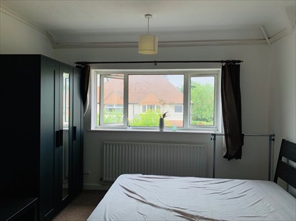 4 Bed Semi-Detached House, Ashenden Road, GU2