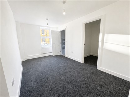 1 Bed Flat, High St, SG18
