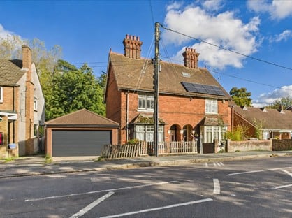 5 Bed Semi-Detached House, High St, CO9