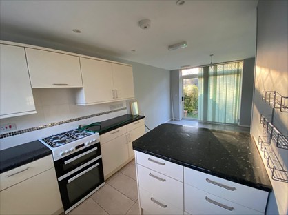 5 Bed Terraced House, Somerby Road, IG11