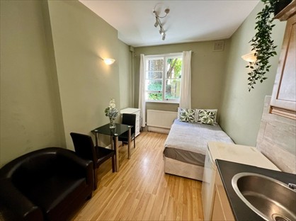 Studio Flat, St. Stephens Gardens, W2