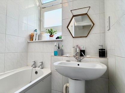 3 Bed Flat, St Johns Estate, N1