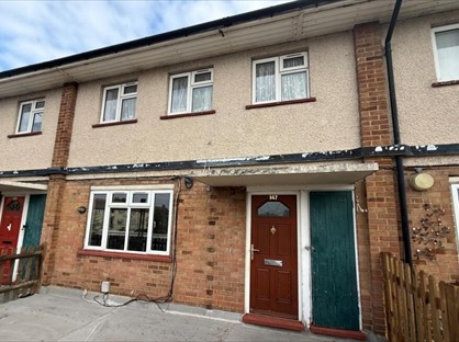 2 Bed Flat, Rose Lane, RM6