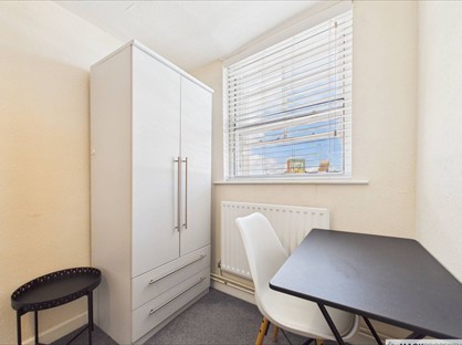 Room in a Shared House, High Street, GL50