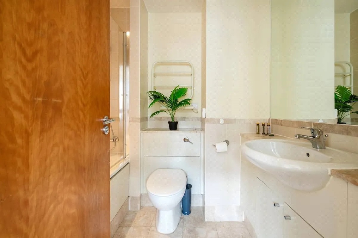 2 Bed Penthouse, Chicheley St, SE1, N1 7GU photo 4