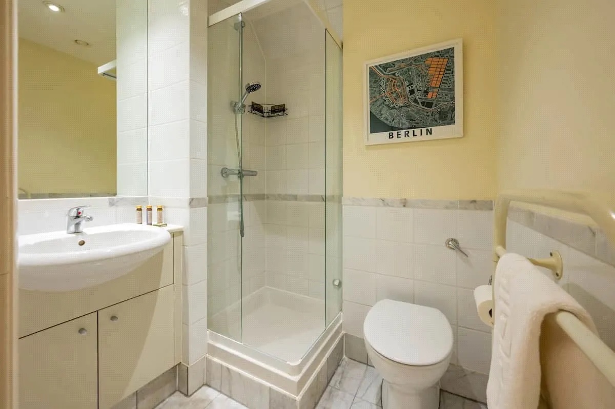 2 Bed Penthouse, Chicheley St, SE1, N1 7GU photo 2