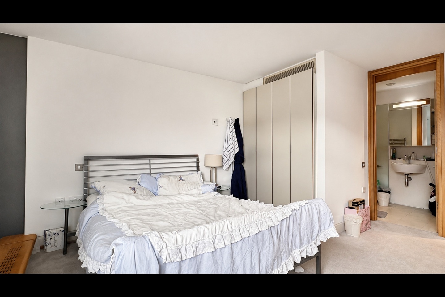 3 Bed Flat, Parliament View, SE1, N1 7GU photo 4