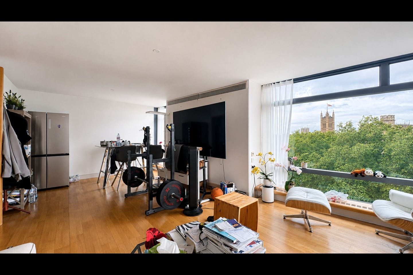 3 Bed Flat, Parliament View, SE1, N1 7GU