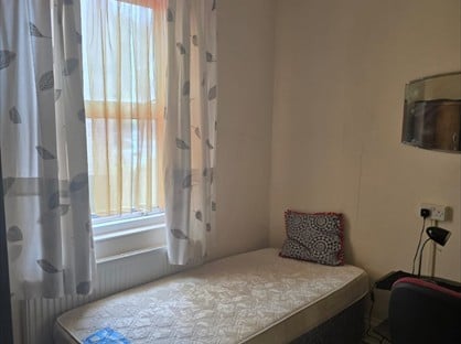 Room in a Shared House, Forty Lane, HA9