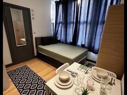 Studio Flat, Mitcham Lane, SW16