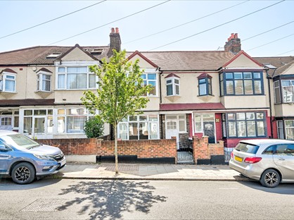 3 Bed Terraced House, Fishponds Road, SW17